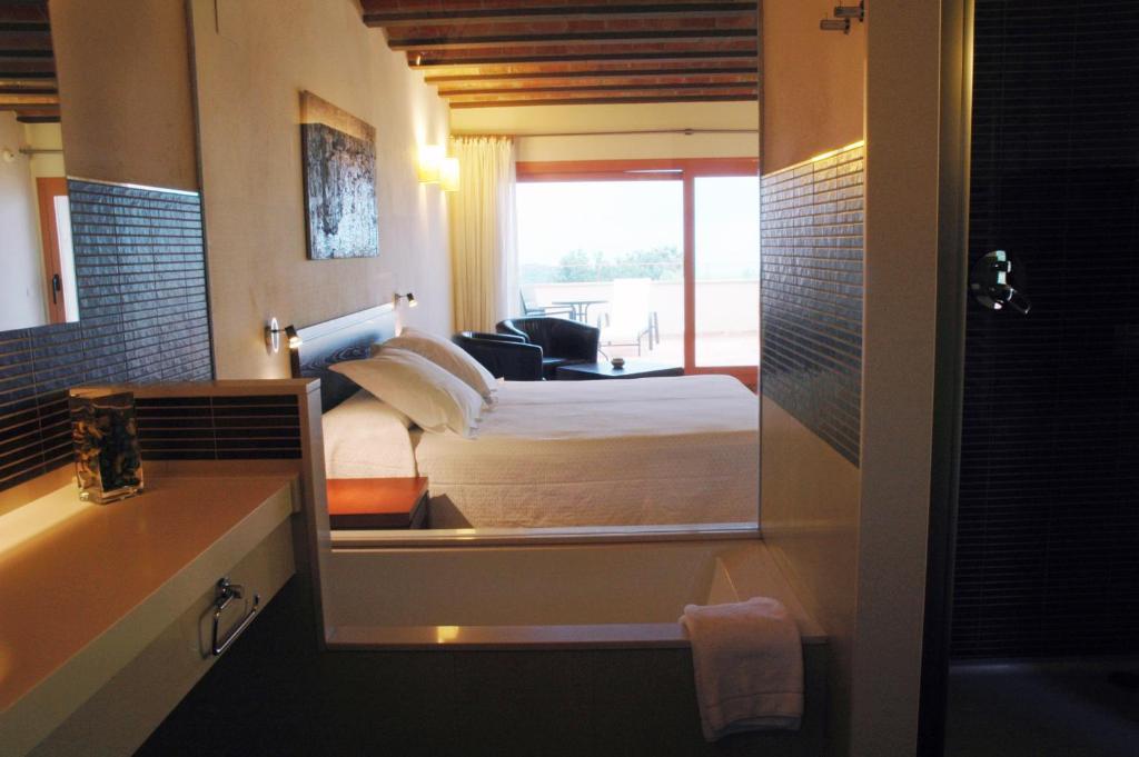 Hotel Cal Naudi เลสกาเซส ดัลกานาร์ ห้อง รูปภาพ