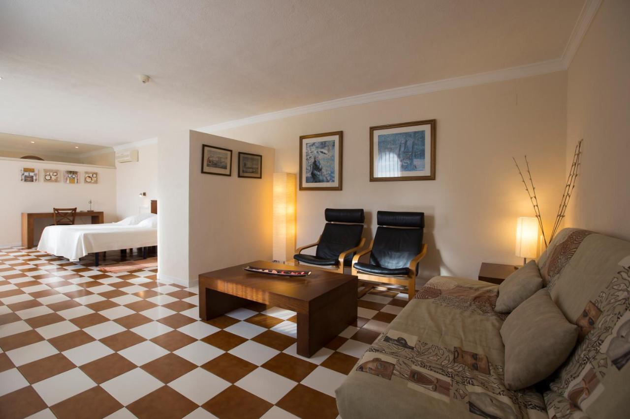 Hotel Cal Naudi เลสกาเซส ดัลกานาร์ ภายนอก รูปภาพ