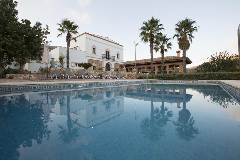 Hotel Cal Naudi เลสกาเซส ดัลกานาร์ ภายนอก รูปภาพ